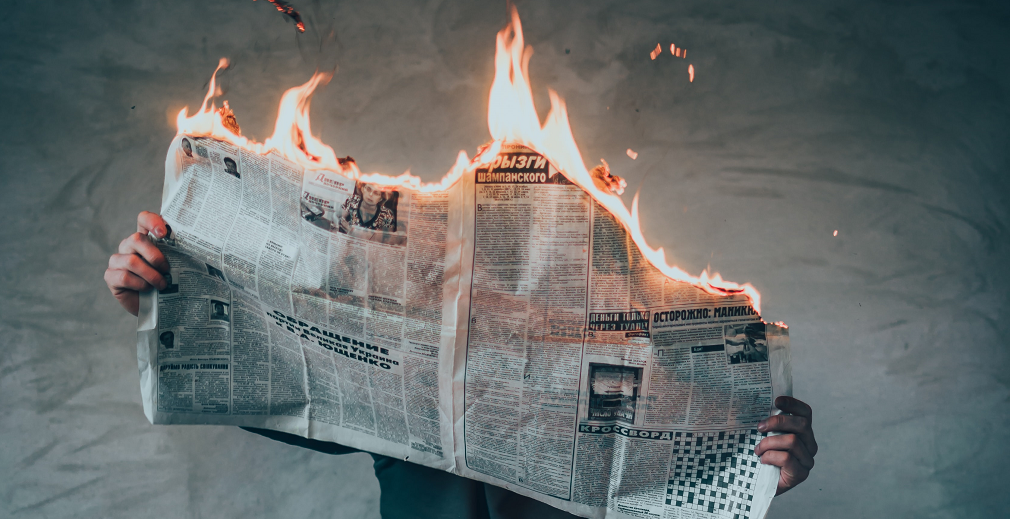 Brennende Zeitung